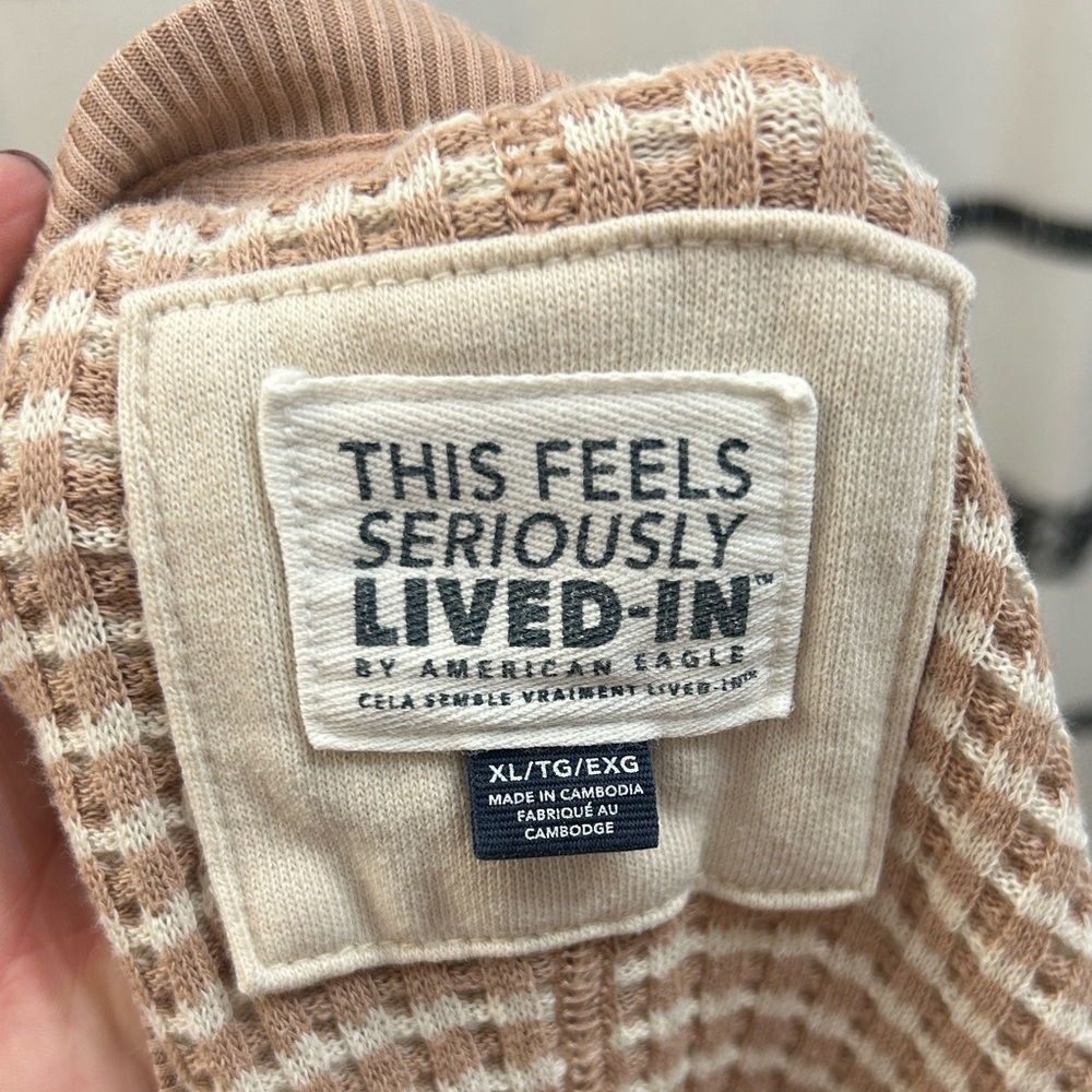 American Eagle Big Hug Sweatshirt - Picture 4 of 4